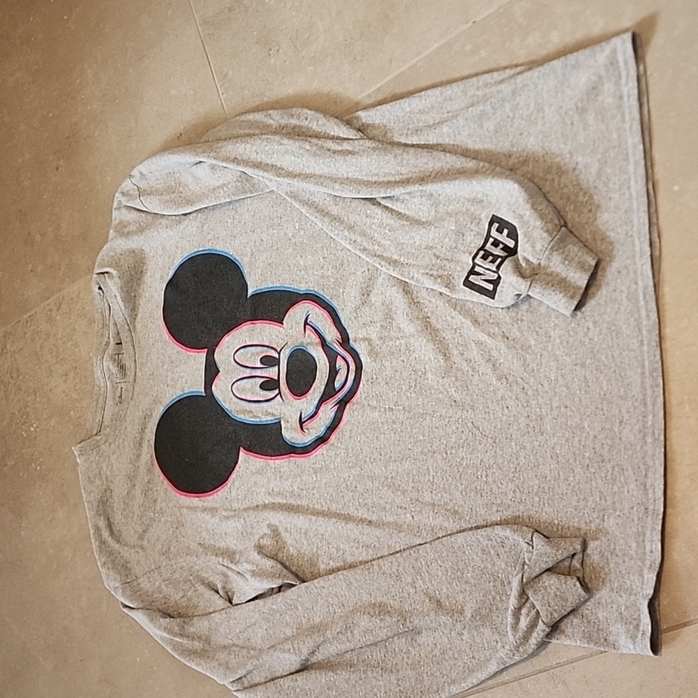 Long sleeve t-shirt